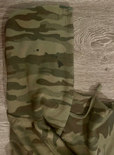 Load image into Gallery viewer, Camo Hawaii All Ovah Hoodie